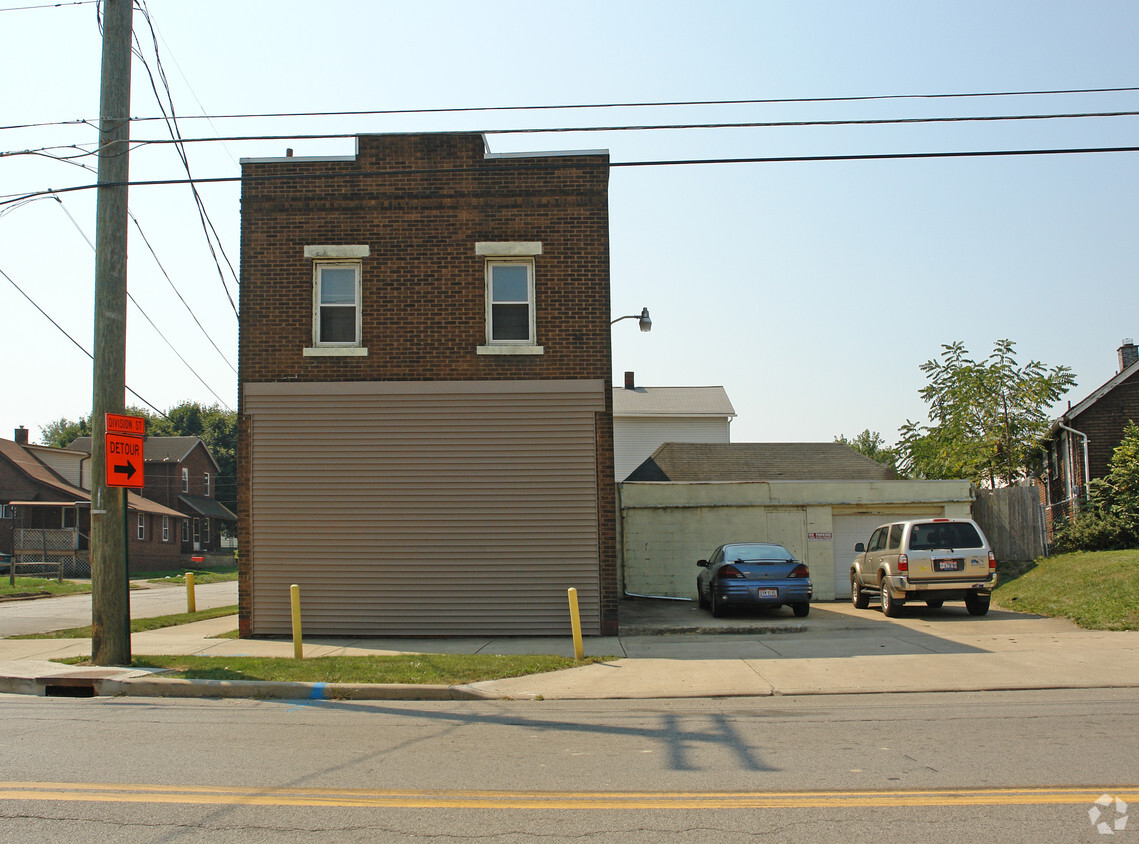 Building Photo - 1312 Salt Spring Rd