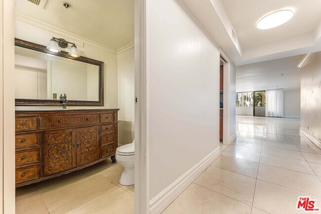 Foto del edificio - 10660 Wilshire Blvd