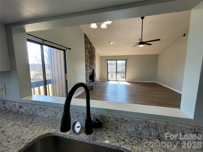 Foto del edificio - 1021 Mallard Head Pl