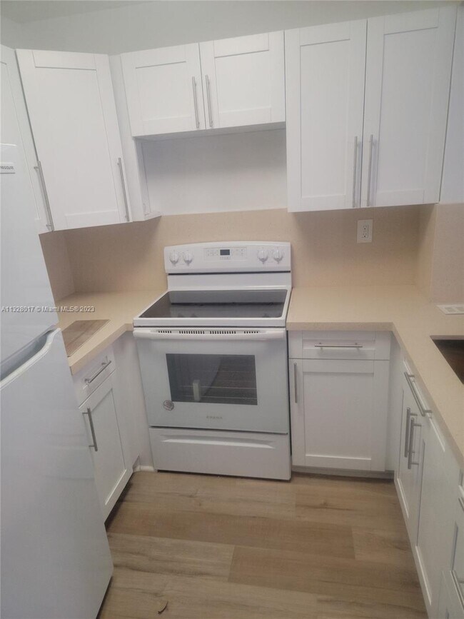 Foto del edificio - 2194 W 60th St