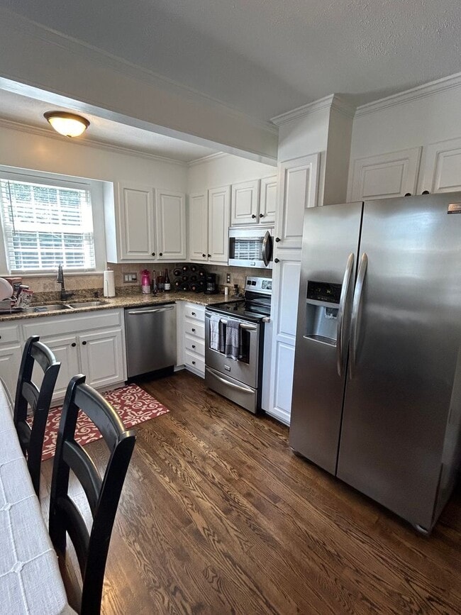 Building Photo - Greenville, 2BD/1BA, 834SF