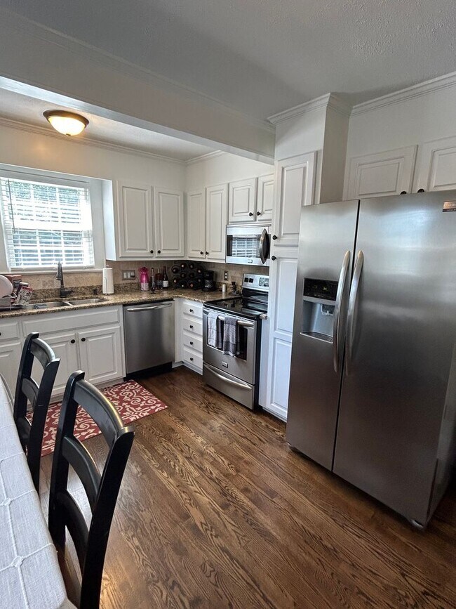 Foto del edificio - Greenville, 2BD/1BA, 834SF