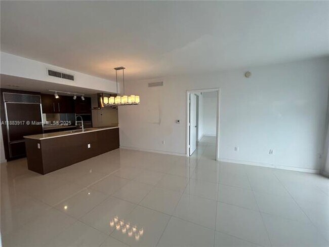 Foto del edificio - 495 Brickell Ave