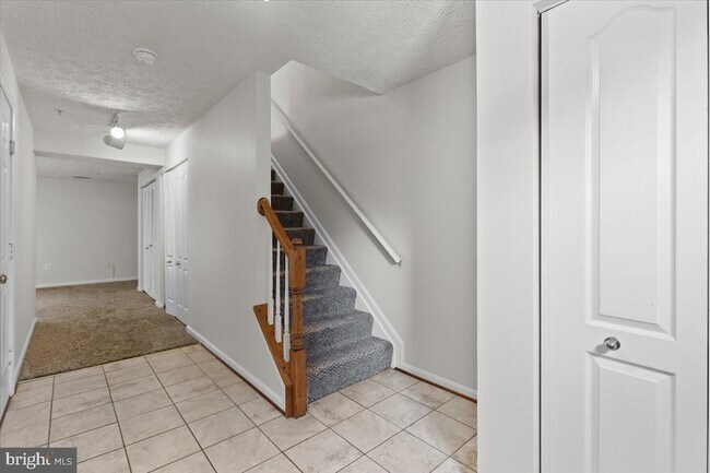 Foto del edificio - 2562 Woodland Pl