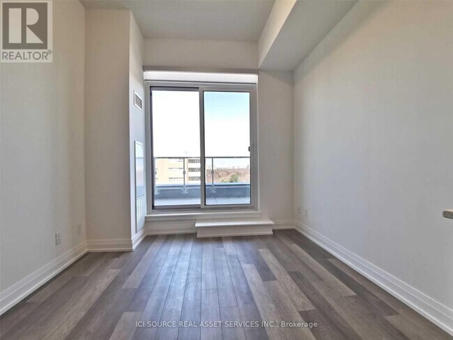 Photo du bâtiment - 3121-3121 Sheppard Ave E
