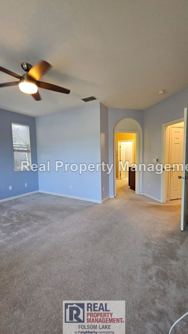 Foto del edificio - Updated 3 Bed 2 Bath Home on quiet Court