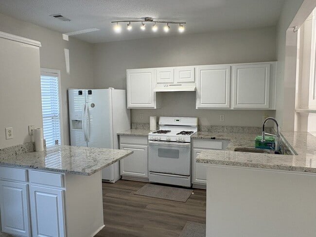 Building Photo - 13082 Region Trace
