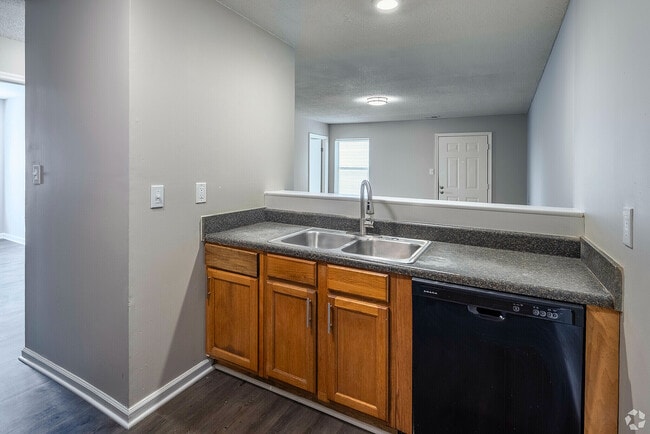 campus-side-apartments-augusta-ga-4br-2ba---1052sf---kitchen (1) - Campus Side Apartments