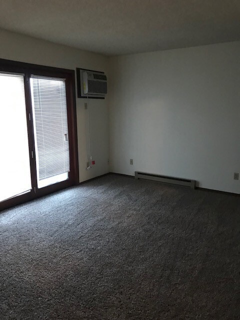 Building Photo - 6 Month lease special!!! Priced at $1349 after discount. RENT INCLUDES ALL UTILITIES, except for ...