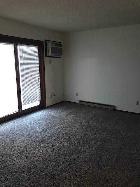 Foto del edificio - 6 Month lease special!!! Priced at $1349 after discount. RENT INCLUDES ALL UTILITIES, except for ...