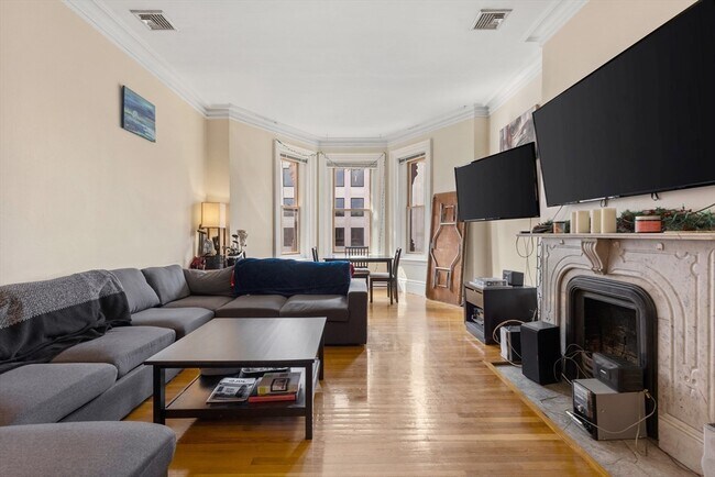 Foto del edificio - 121 Newbury St