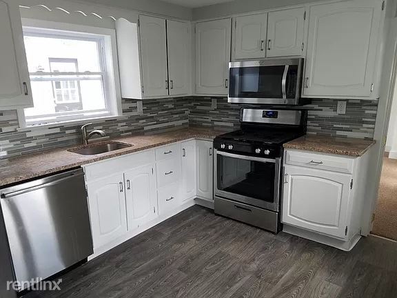 Foto del edificio - 3 br, 1.5 bath House - 28 E Church St