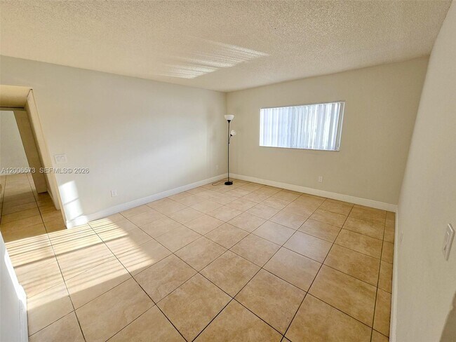 Foto del edificio - 3690 N 56th Ave