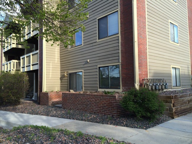 Unidad de esquina de tierra - 10785 W 63rd Pl