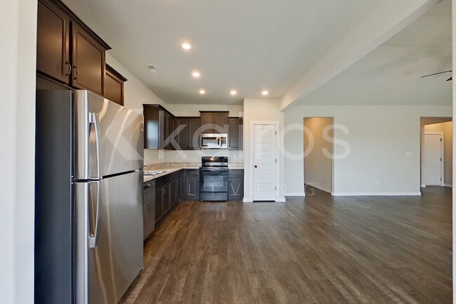 Building Photo - 26186 Valley Ridge Rd