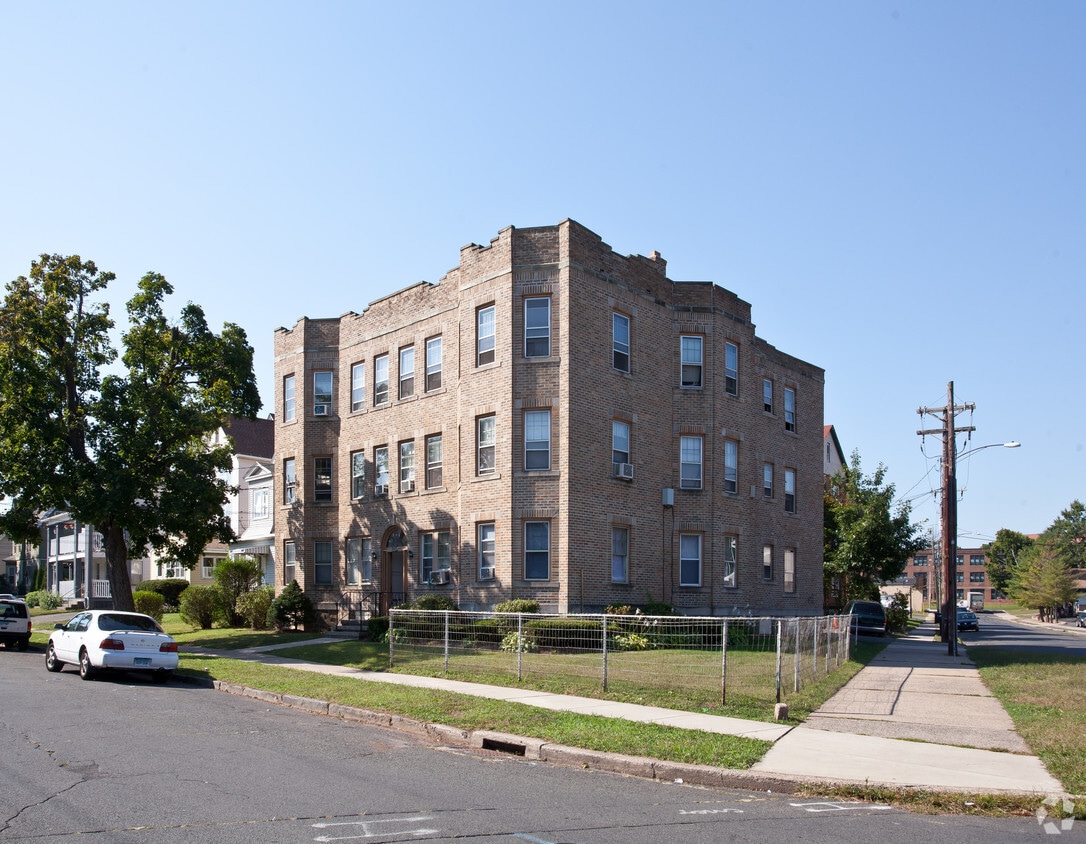 131 Maple St, New Britain, CT 06051 Apartments in New Britain, CT