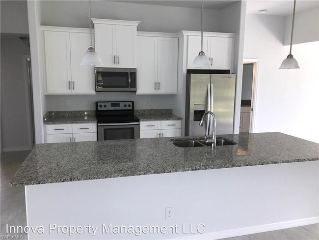 Building Photo - 4 br, 3 bath House - 503 SW 11th CT