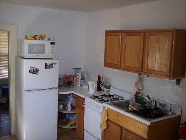 Building Photo - 309 W Oregon St