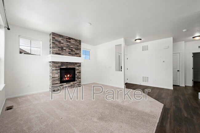 Foto del edificio - 6840 Bethany Dr