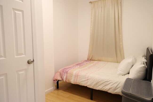 Bedroom - 118 Corbin Ave