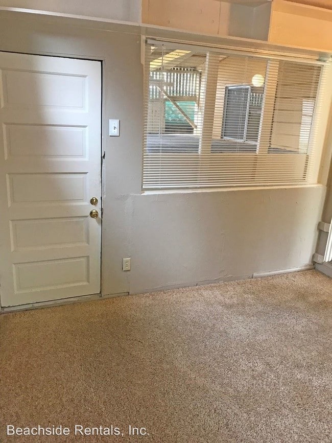 Building Photo - 410 Tulare Ave