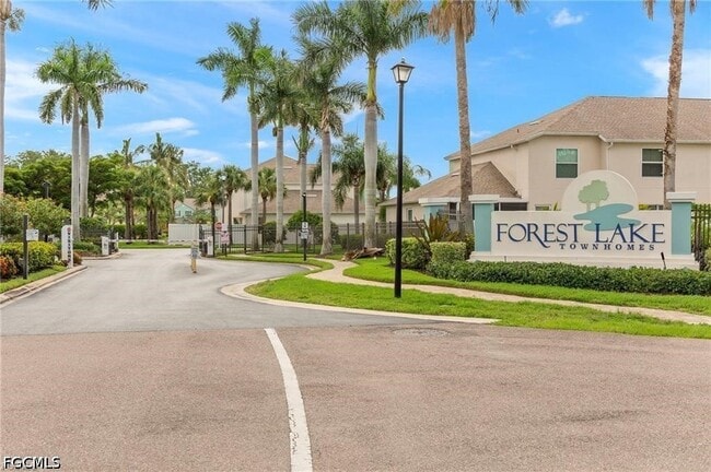 Building Photo - 3630 Pine Oak Cir