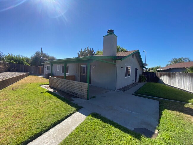 Foto del edificio - 1744 Ron Ct