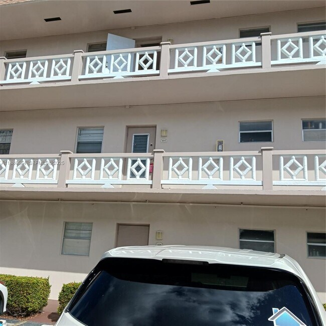 Foto del edificio - 5181 W Oakland Park Blvd