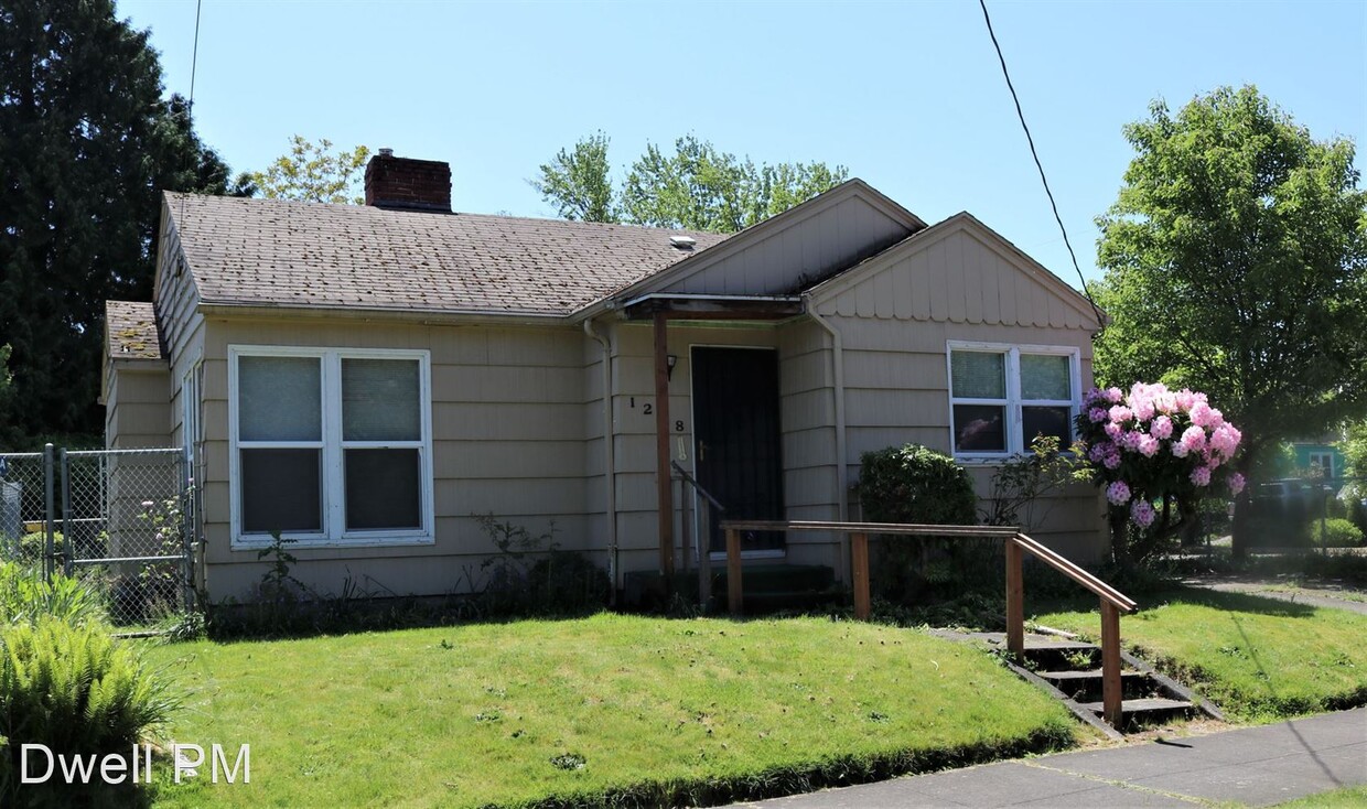 Primary Photo - 2 br, 1 bath House - 1228 N Ainsworth St