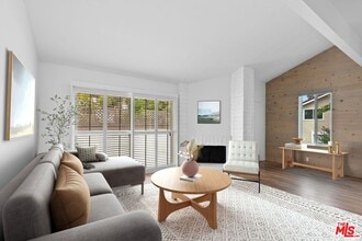 Building Photo - 17114 Palisades Cir