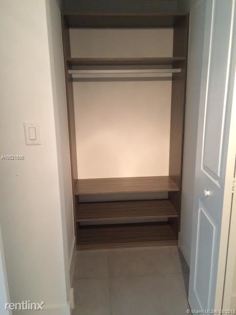 Building Photo - 4000 Sunny Isles Blvd