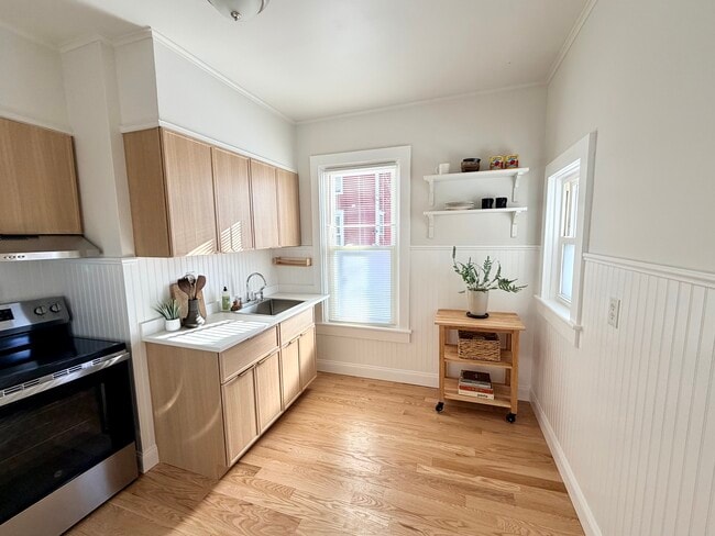 Building Photo - 11 Spring St