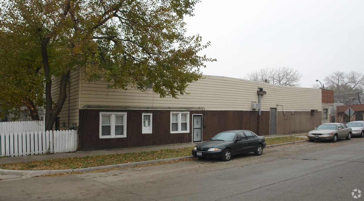 Building Photo - 2701 W 47th St