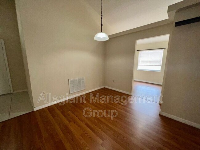 Building Photo - 602 Keppel Ct