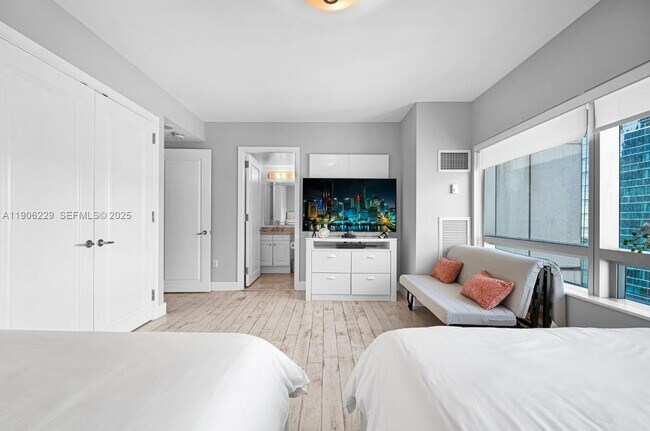 Foto del edificio - 1435 Brickell Ave