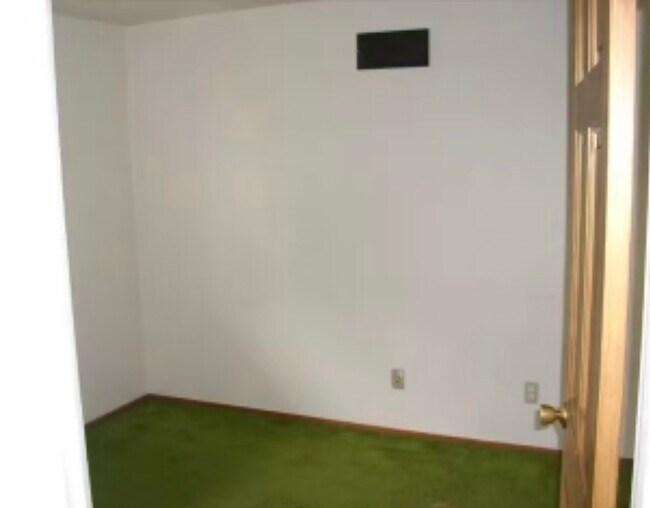 155 Morningside Ct, Weirton, WV 26062 Townhouse for Rent in Weirton