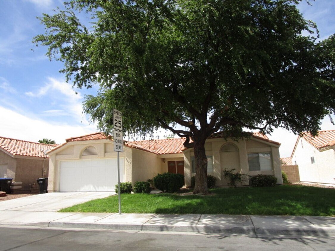 2726 Sandalwood Ave, Henderson, NV 89074 House Rental in Henderson