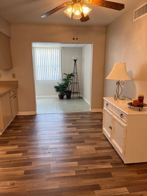 Building Photo - 4158 Tamiami Trl