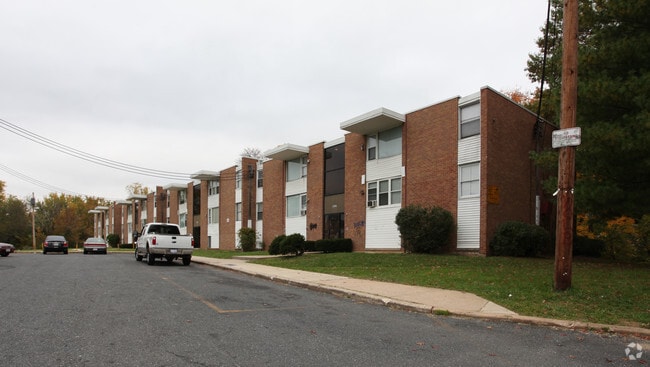 Building Photo - Woodhill Estates