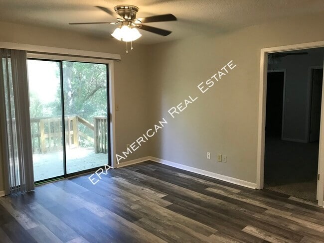 Foto del edificio - 571 Woodlow Rd