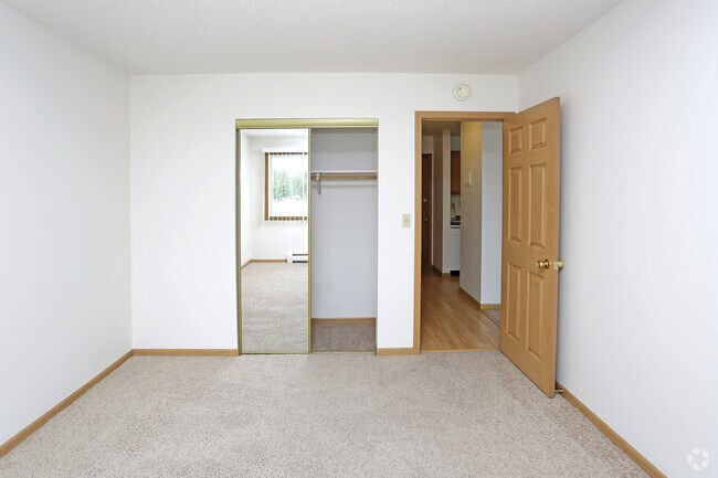 2BR, 1BA - 975 SF - Dakota View Estates
