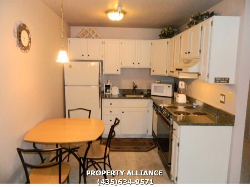 Primary Photo - 1940 Prospector Ave