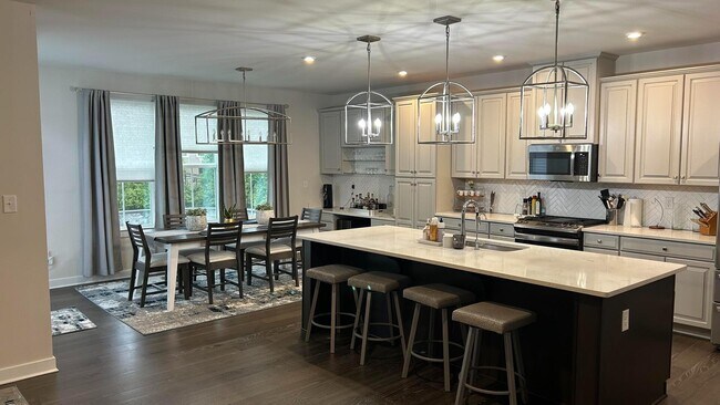 Foto del edificio - 603 Spring Hollow Dr