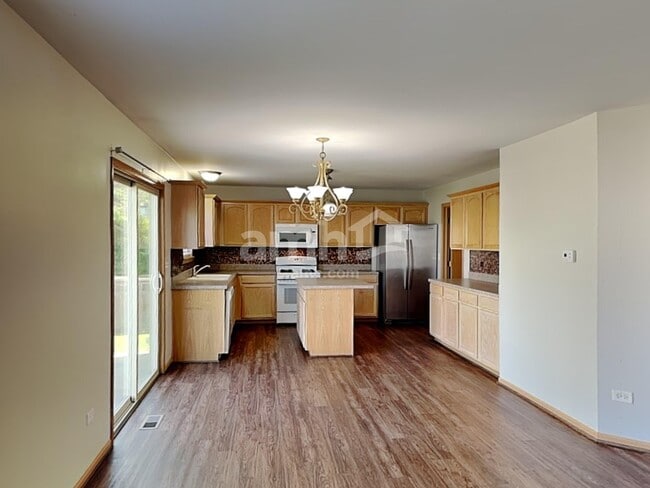 Building Photo - 3226 Kenilworth Ln