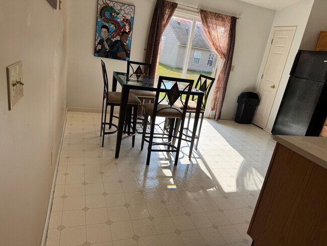 Building Photo - 5731 Blackley Ln