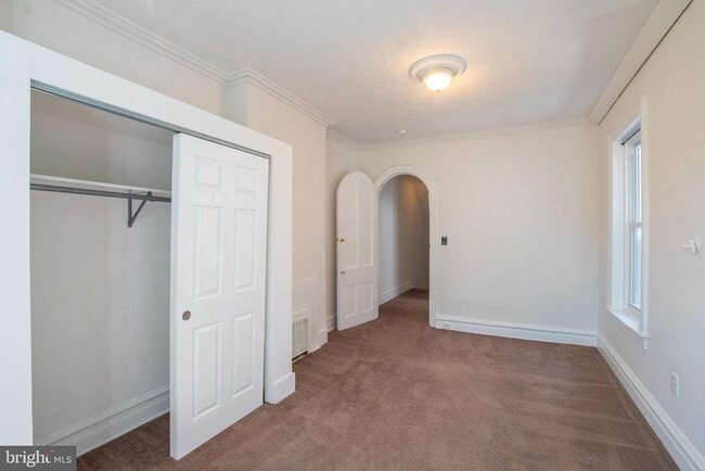 Building Photo - 2039 N Gratz St