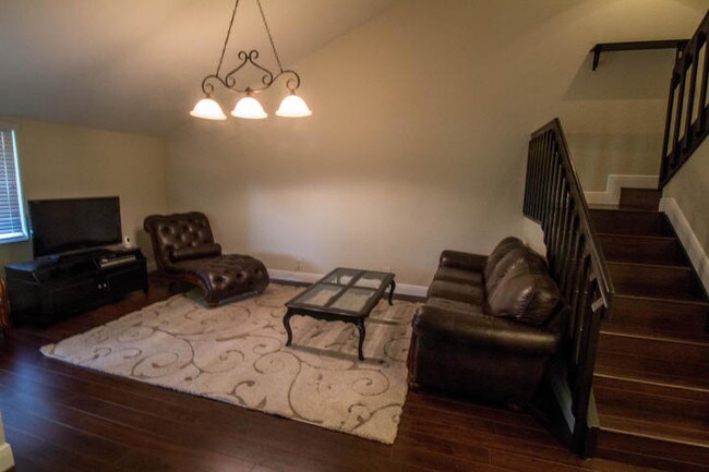 Building Photo - 1557 Woodbridge Lakes Cir