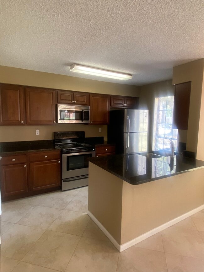 Foto del edificio - 8724 Mallard Reserve Dr