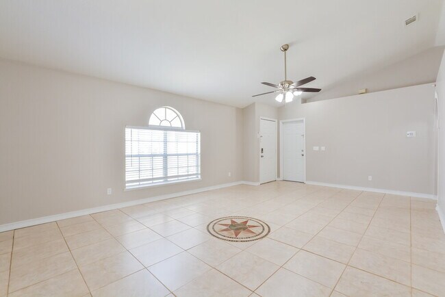 Foto del edificio - 8703 Foley Dr