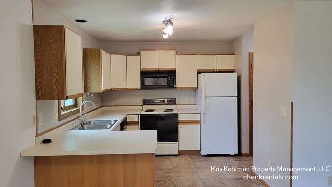 Building Photo - 915 Lone Tree Ln